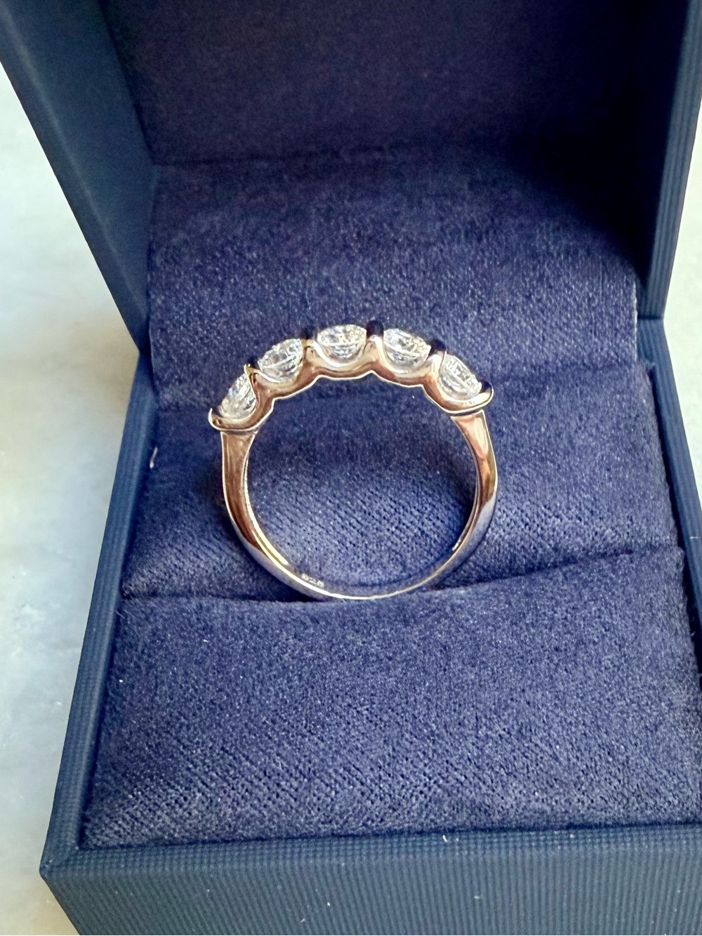 NWOT 1.50 ctw Lab Created White Sapphire 5-stone Anniversary Ring in SS sz 7 - Picture 2 of 6